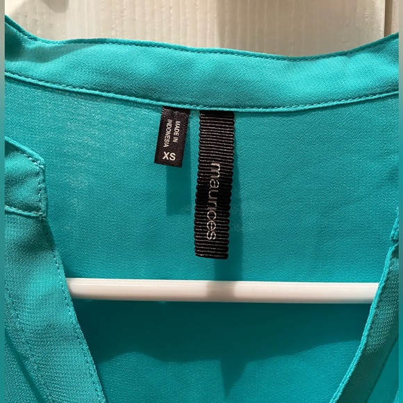 3/4 Sleeve Popover Blouse - Picture 3 of 3